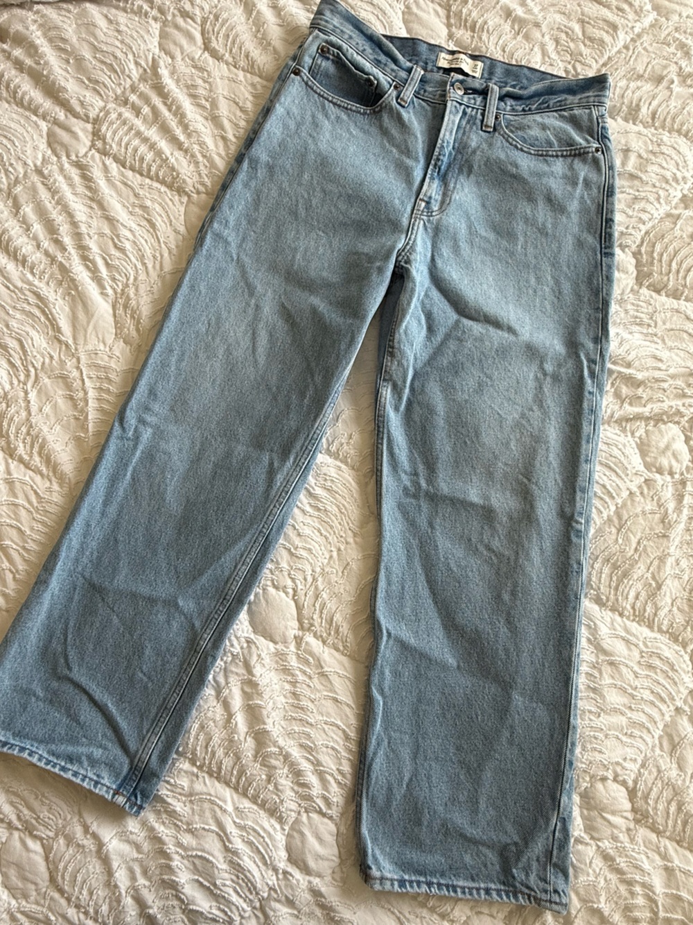 Abercrombie & Fitch Light Wash Slouchy Jeans